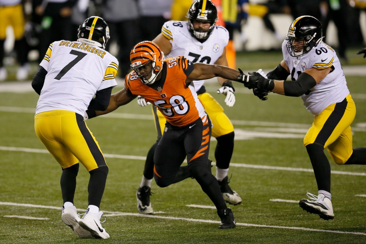 Bengals edge rusher Carl Lawson